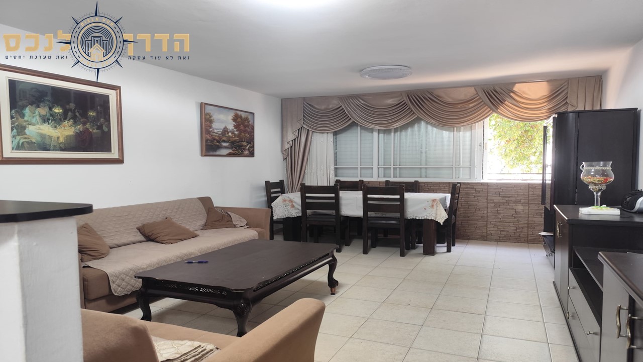 סלון קיבוץ דלויות 6