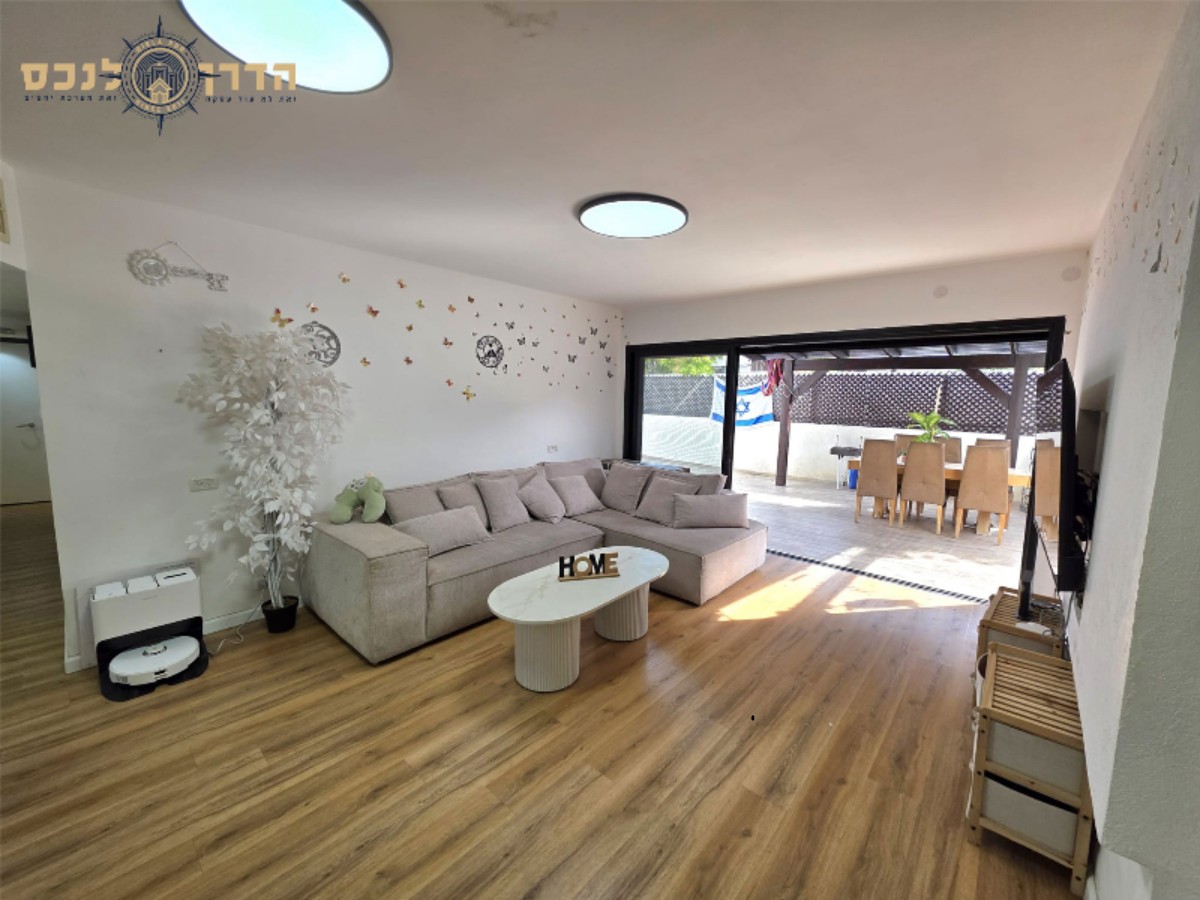 1dc42c64-d935-477b-a5d0-ccf324fb97d3