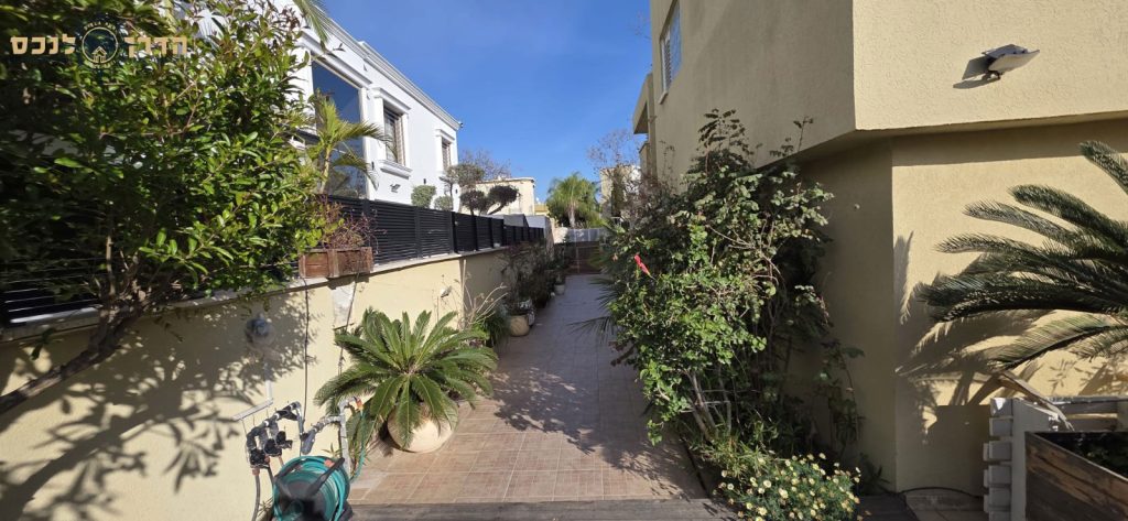 משקים חקלאיים למכירה
